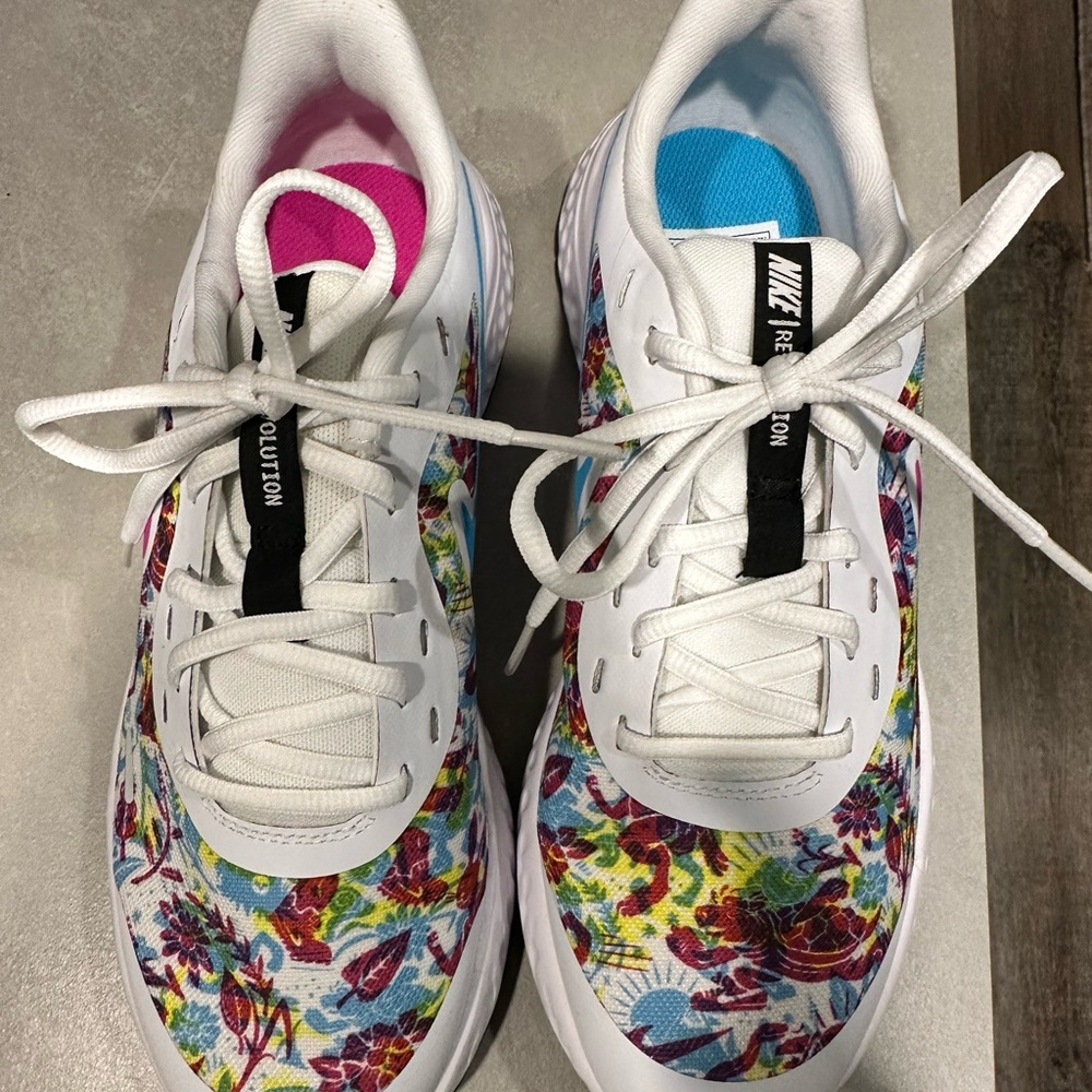 Nike Revolution5 Floral Athletic Shoes - White, Pink, Blue- NEW UNUSED!